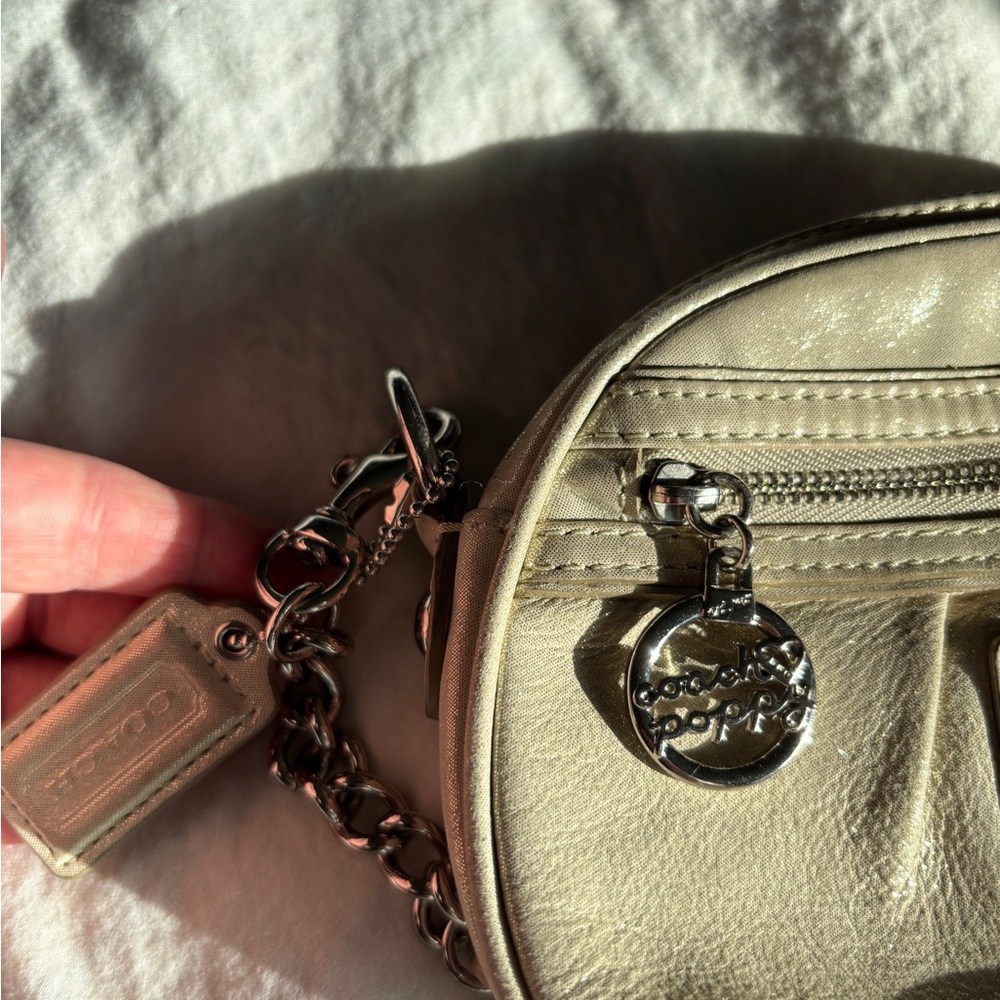 Coach Poppy Champagne Gold Leather Crossbody Bag with Charm and Hang Tag - Picture 8 of 10